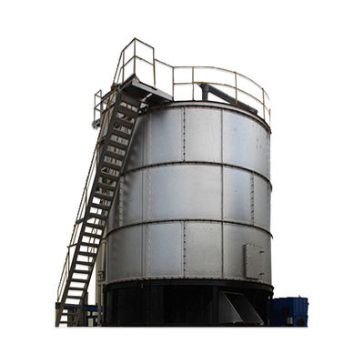 Dispositivo di compostaggio per la produzione di fertilizzanti a risparmio energetico nelle aziende agricole