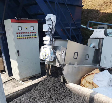 SUS304/316 Cassava Vinasse Olio di cocco di palma Filtro di fanghi Pressatura a vite Dewatering Machine