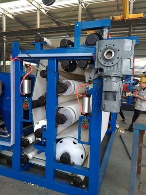 Pressa di filtraggio a cintura in acciaio inossidabile per disidratazione di fanghi su larga scala Capacità 3-25m3/h