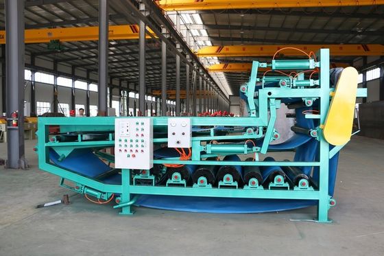 Pressa automatica a cintura per la separazione continua di liquidi solidi negli alberghi